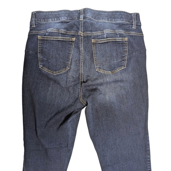 Torrid Bombshell Skinny Jeans - Picture 7 of 11